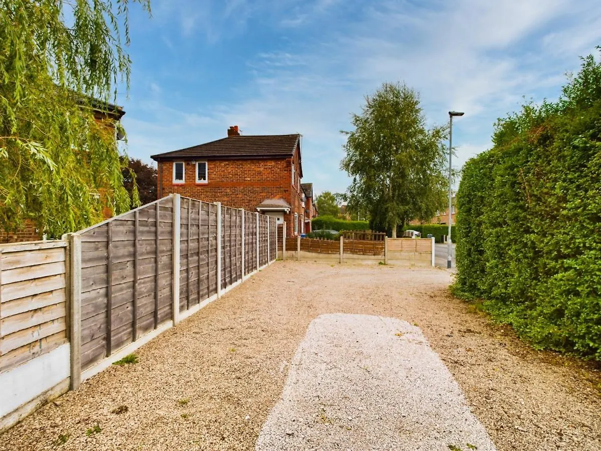 Holiday home Home In Greater Manchester